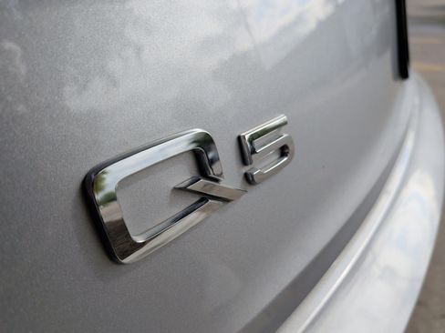 Used 2023 Audi Q5 2.0T Premium w/ Convenience Package image 39