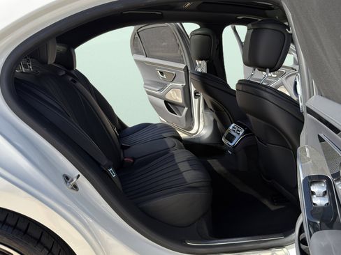 Used 2022 Mercedes-Benz S 500 4MATIC w/ AMG Line Package image 49