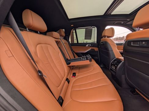 Used 2022 BMW X5 xDrive40i w/ M Sport Package image 56