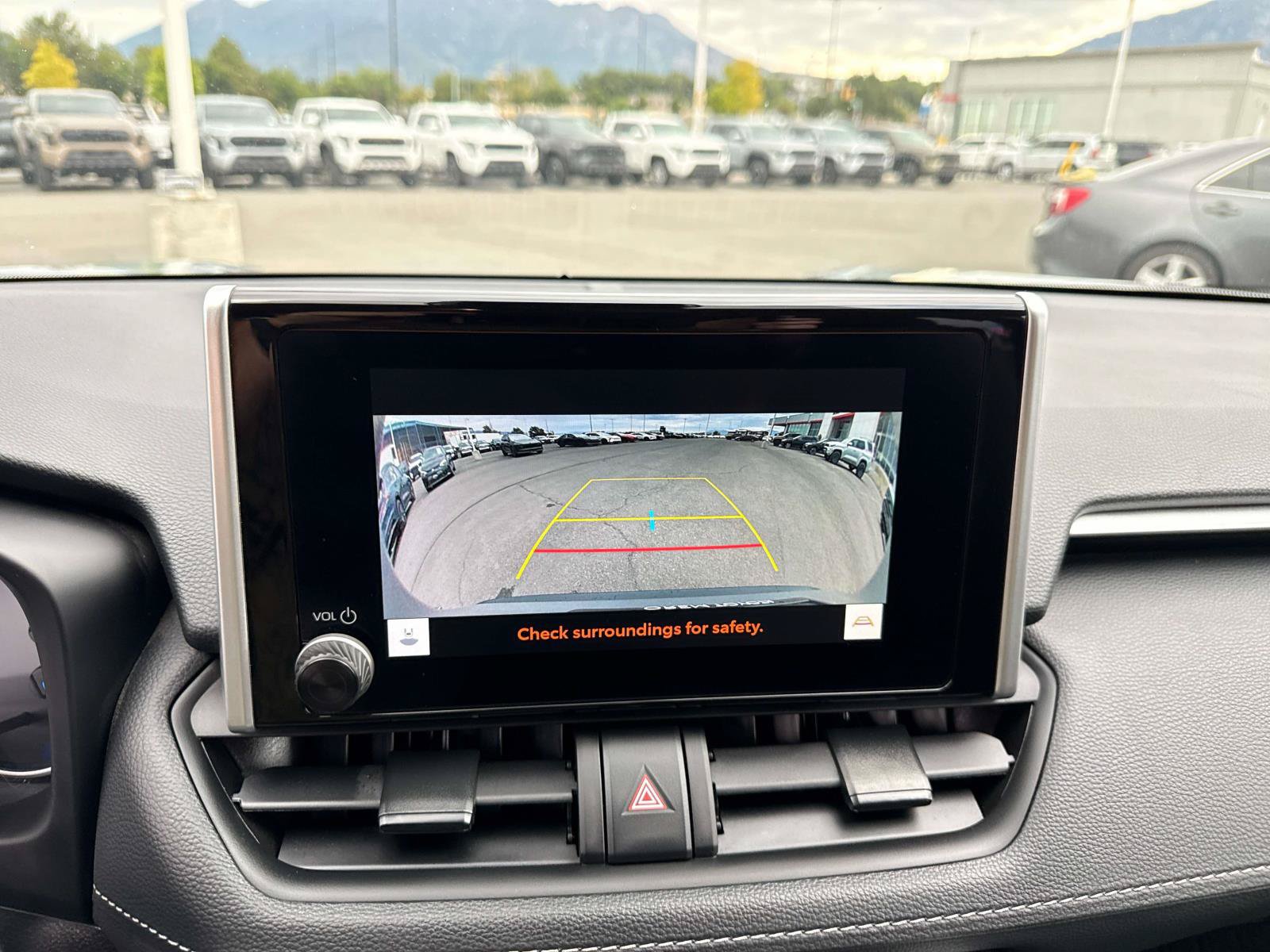 Used 2025 Toyota RAV4 XLE AWD/4WD image 22