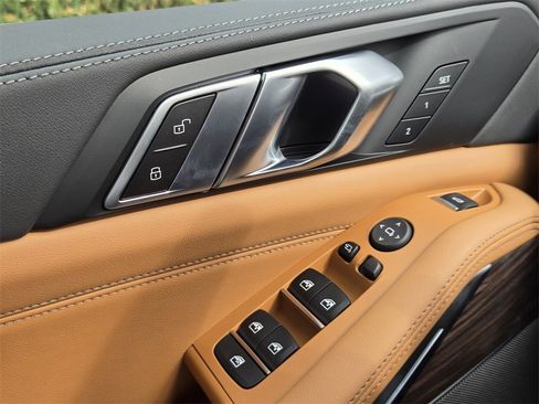New 2026 BMW X5 xDrive50e w/ Premium Package image 25
