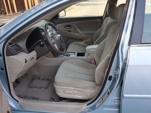 Used 2009 Toyota Camry LE FWD image 19