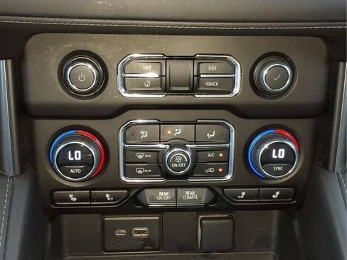 Used 2023 Chevrolet Tahoe LT w/ Luxury Package AWD/4WD image 21