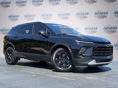 Used 2023 Chevrolet Blazer LT w/ Midnight/Sport Edition FWD image 2