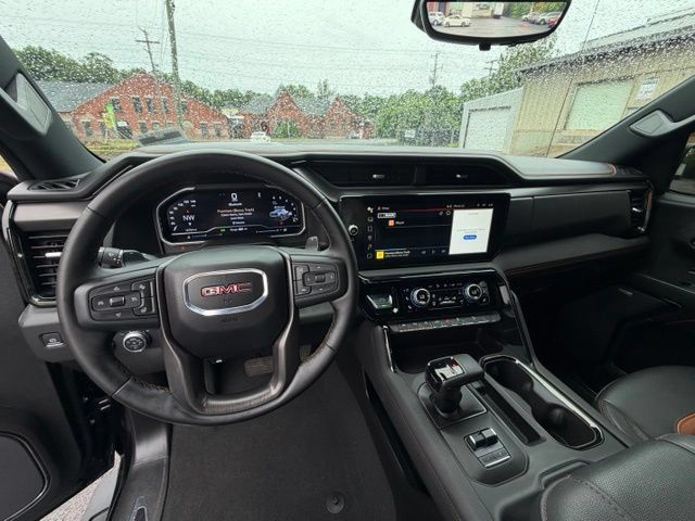 Used 2024 GMC Sierra 1500 AT4 w/ Technology Package AWD/4WD image 18