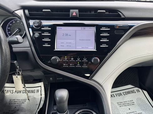 Used 2019 Toyota Camry LE image 23