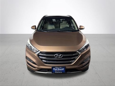 Used 2016 Hyundai Tucson Limited w/ Option Group 03 FWD image 3