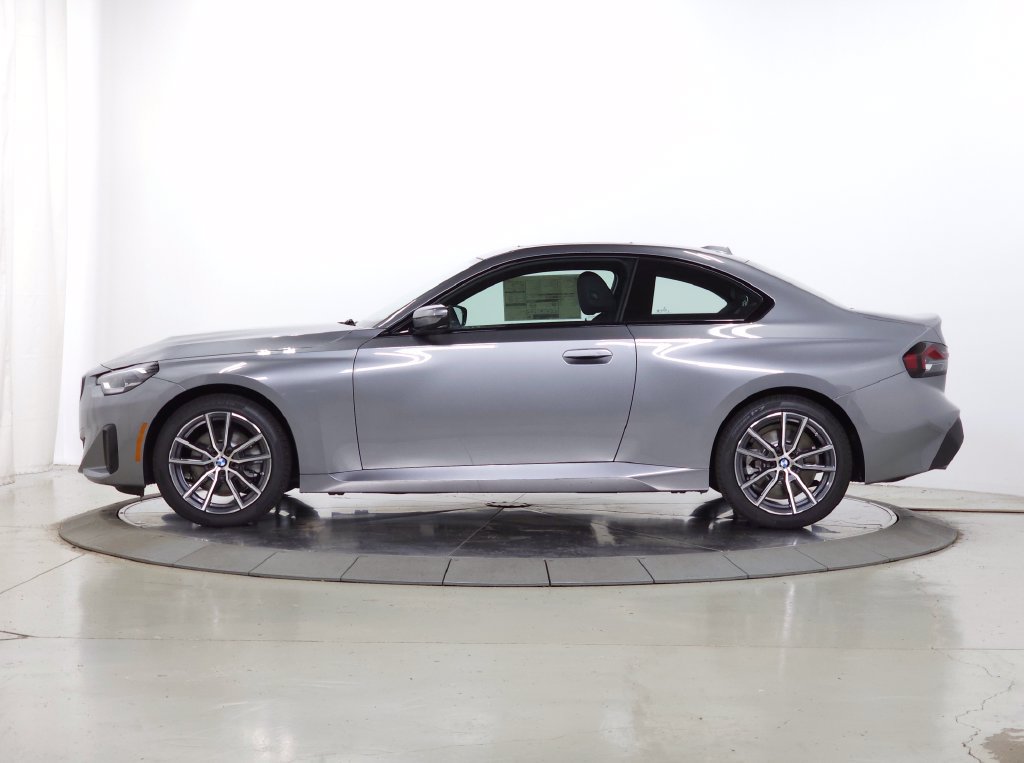 New 2026 BMW 230i xDrive Coupe w/ Convenience Package AWD/4WD image 4
