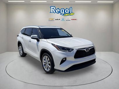 Used 2023 Toyota Highlander Limited