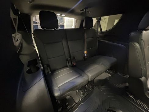 Used 2021 Chevrolet Suburban LT w/ Rear Media and Nav Package image 7