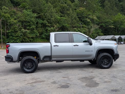 Used 2025 Chevrolet Silverado 2500 ZR2 w/ LPO, Dark Essentials Package AWD/4WD image 10