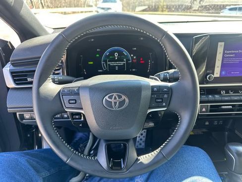 Certified 2025 Toyota Camry SE FWD image 36