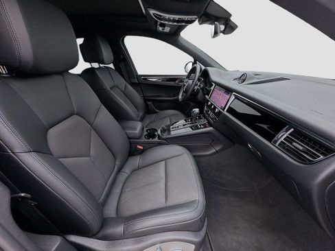 Used 2022 Porsche Macan image 20