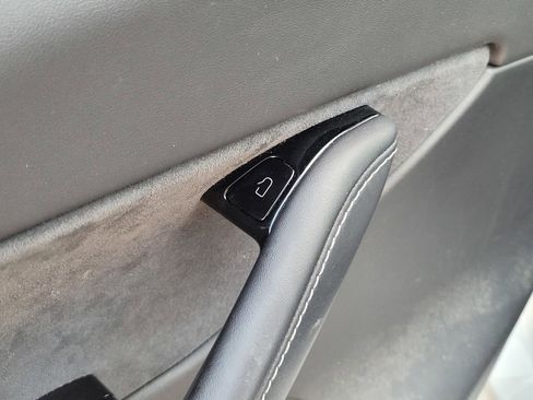 Used 2021 Tesla Model Y Long Range image 17