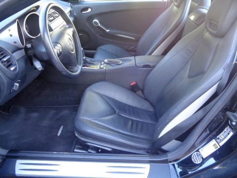 Used 2008 Mercedes-Benz SLK 350 image 21