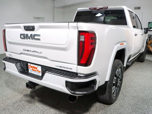 Used 2024 GMC Sierra 2500 Denali Ultimate AWD/4WD image 7