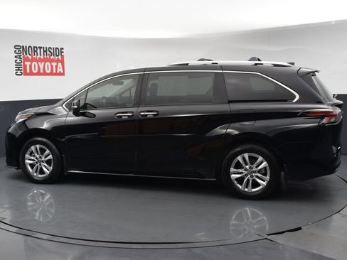 Used 2024 Toyota Sienna Limited AWD/4WD image 2