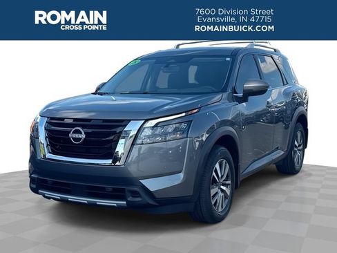 Used 2025 Nissan Pathfinder SL FWD image 1