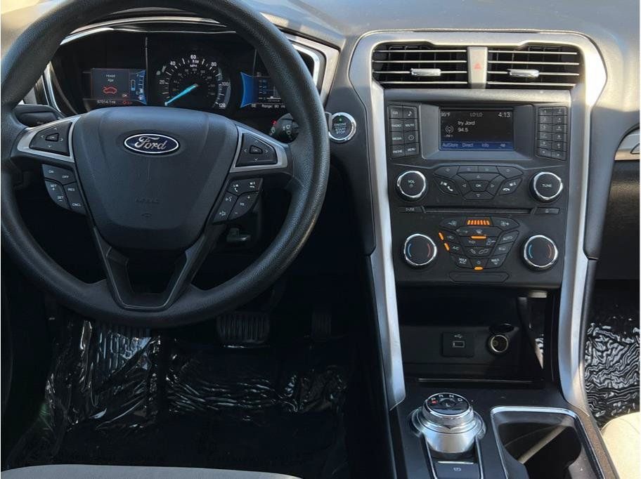 Used 2018 Ford Fusion S FWD image 10