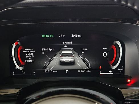 Used 2022 Nissan Pathfinder Platinum w/ Cargo Package image 12