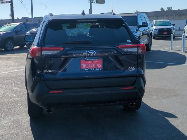 Used 2025 Toyota RAV4 XLE AWD/4WD image 9