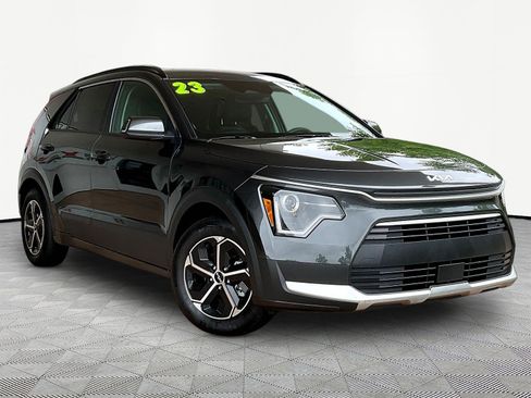 Used 2023 Kia Niro EX FWD image 3