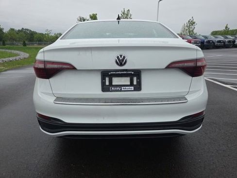 Used 2024 Volkswagen Jetta Sport FWD image 9