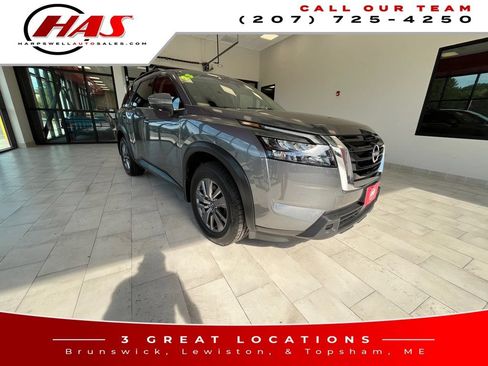 Used 2023 Nissan Pathfinder SV AWD/4WD image 8
