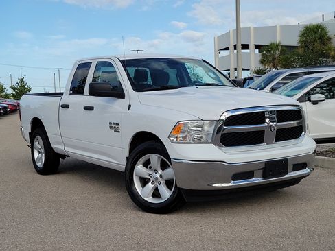 Used 2024 RAM 1500 Classic SLT AWD/4WD image 32