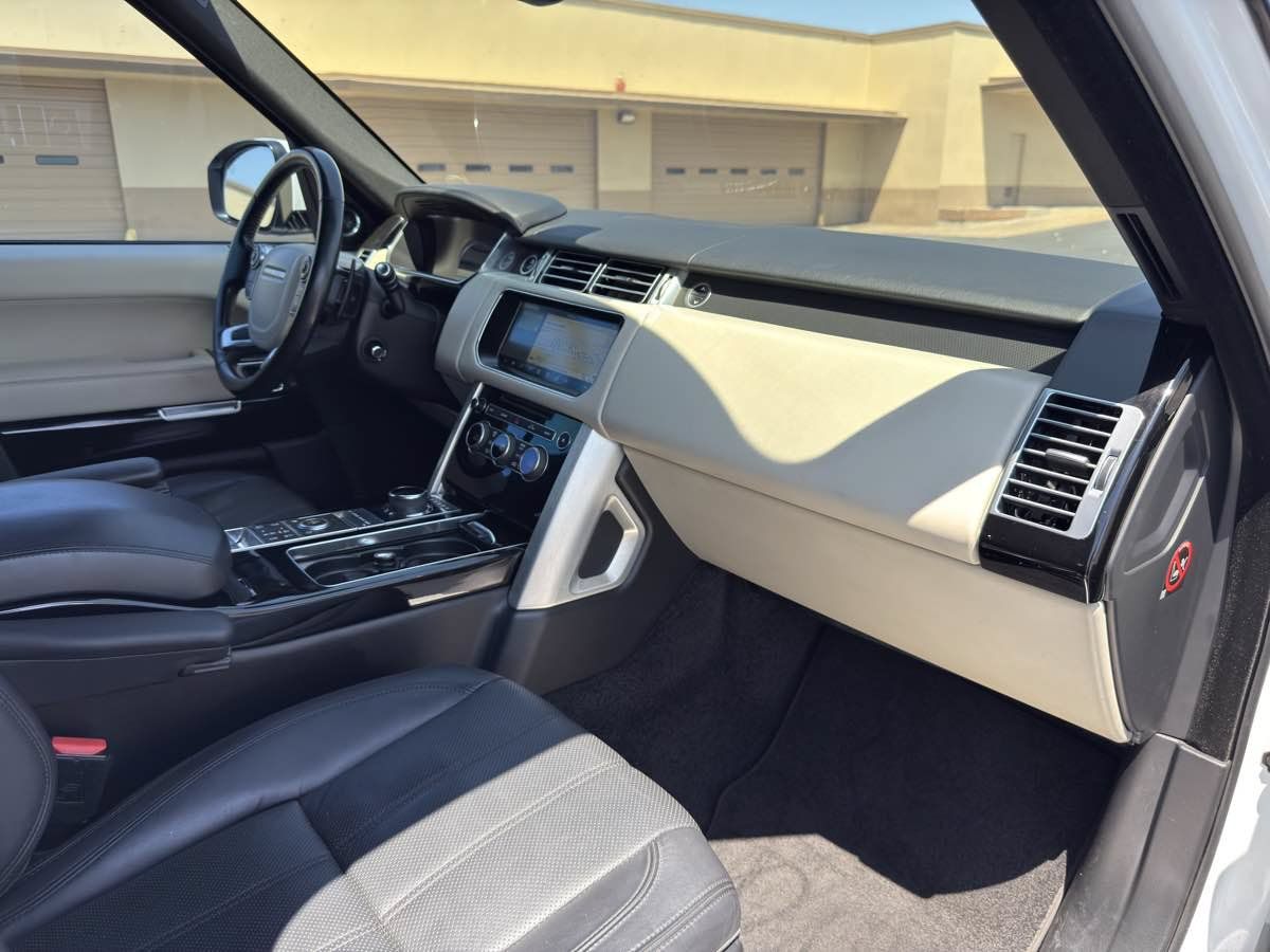 Used 2017 Land Rover Range Rover Supercharged AWD/4WD image 20