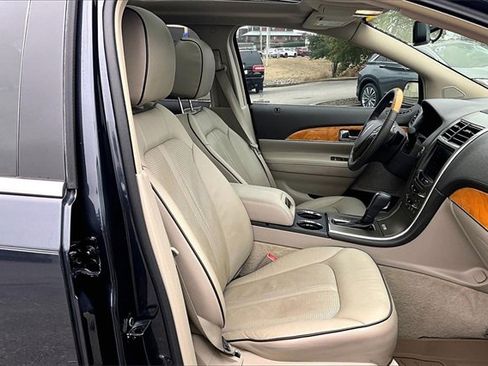 Used 2014 Lincoln MKX FWD w/ Equipment Group 102A image 28