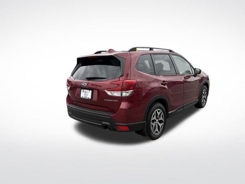 Used 2021 Subaru Forester Premium image 17