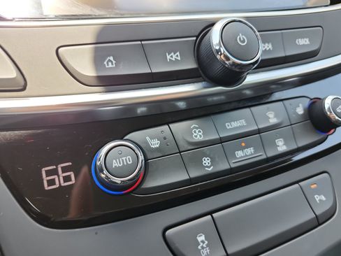 Used 2017 Buick LaCrosse Essence FWD image 20