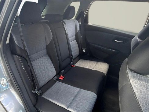 Used 2023 Nissan Rogue SV image 25