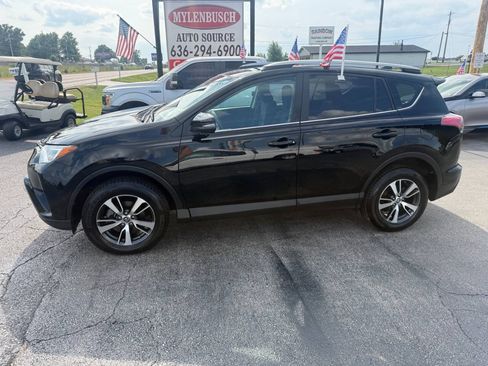 Used 2018 Toyota RAV4 XLE w/ Plus Extra Value Package AWD/4WD image 1
