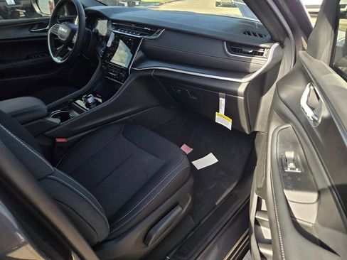 New 2025 Jeep Grand Cherokee L Laredo w/ Luxury Tech Group I image 8