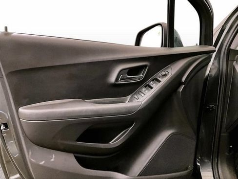 Used 2019 Chevrolet Trax LS w/ Tint and Cruise Package FWD image 22