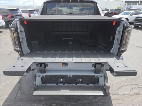 Used 2024 GMC Hummer EV 2X w/ LPO, Sport Package AWD/4WD image 27