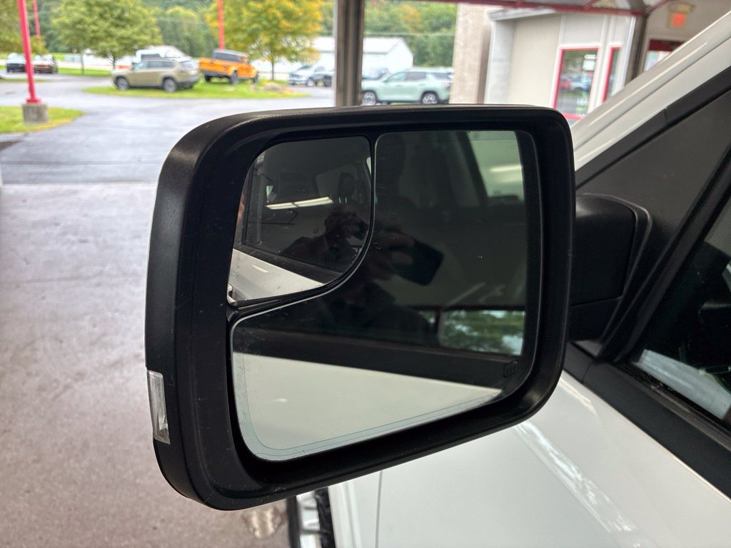 Used 2022 RAM 1500 Laramie w/ Off Road Group AWD/4WD image 9