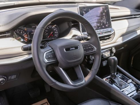Used 2025 Jeep Compass Limited AWD/4WD image 20