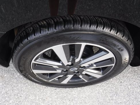 Used 2024 Nissan Versa SV image 4