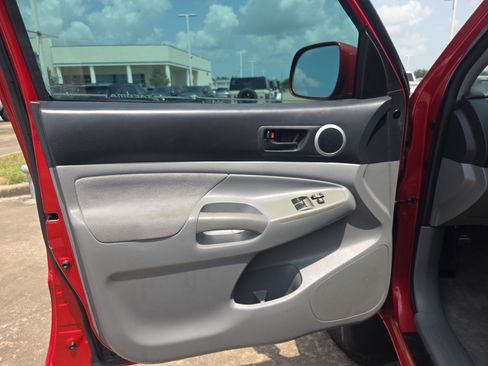 Used 2009 Toyota Tacoma PreRunner RWD image 12