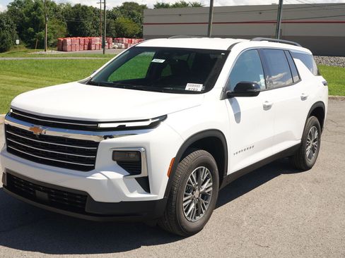 New 2026 Chevrolet Traverse LT image 8