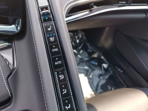 Used 2023 Chevrolet Corvette Z06 w/ Stealth Interior Trim Package image 18