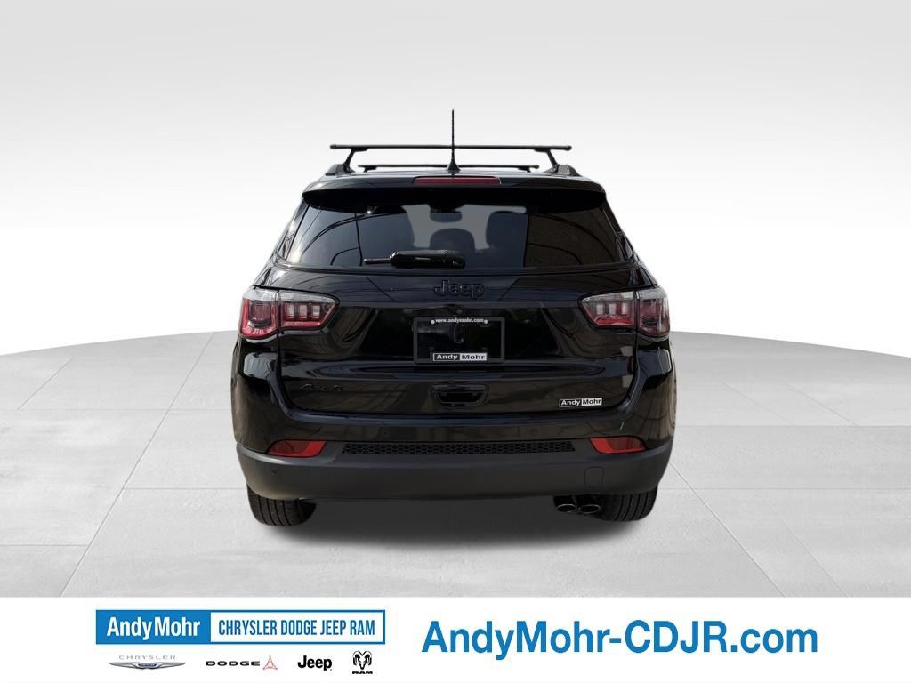 Used 2018 Jeep Compass Latitude w/ Popular Equipment Group AWD/4WD image 6