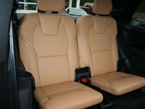 Used 2017 Volvo XC90 T6 Inscription w/ Vision Package image 6