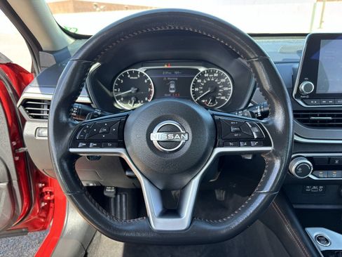 Used 2024 Nissan Altima 2.5 SR FWD image 28