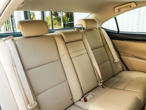 Used 2014 Lexus ES 350 w/ Premium Package FWD image 31