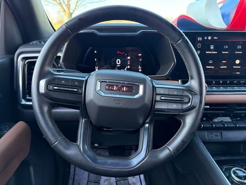 Used 2023 GMC Canyon AT4 image 22