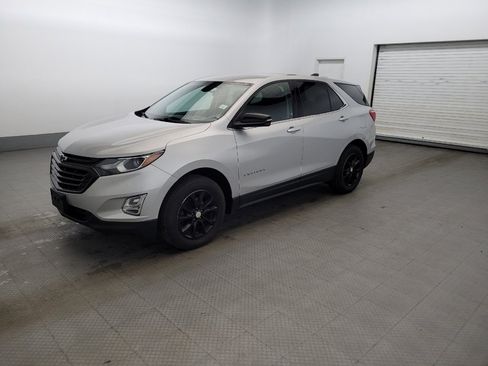 Used 2019 Chevrolet Equinox LT AWD/4WD image 2
